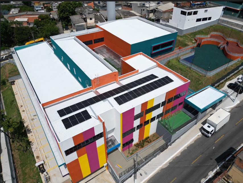Prefeitura entrega escola no Engenho e campo de futebol society no Camargos no final de semana