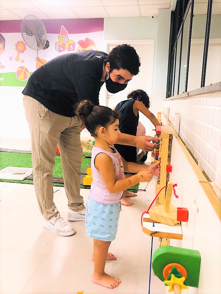 Centro de Referência pela Primeira Infância realiza ação envolvendo pai e filhos