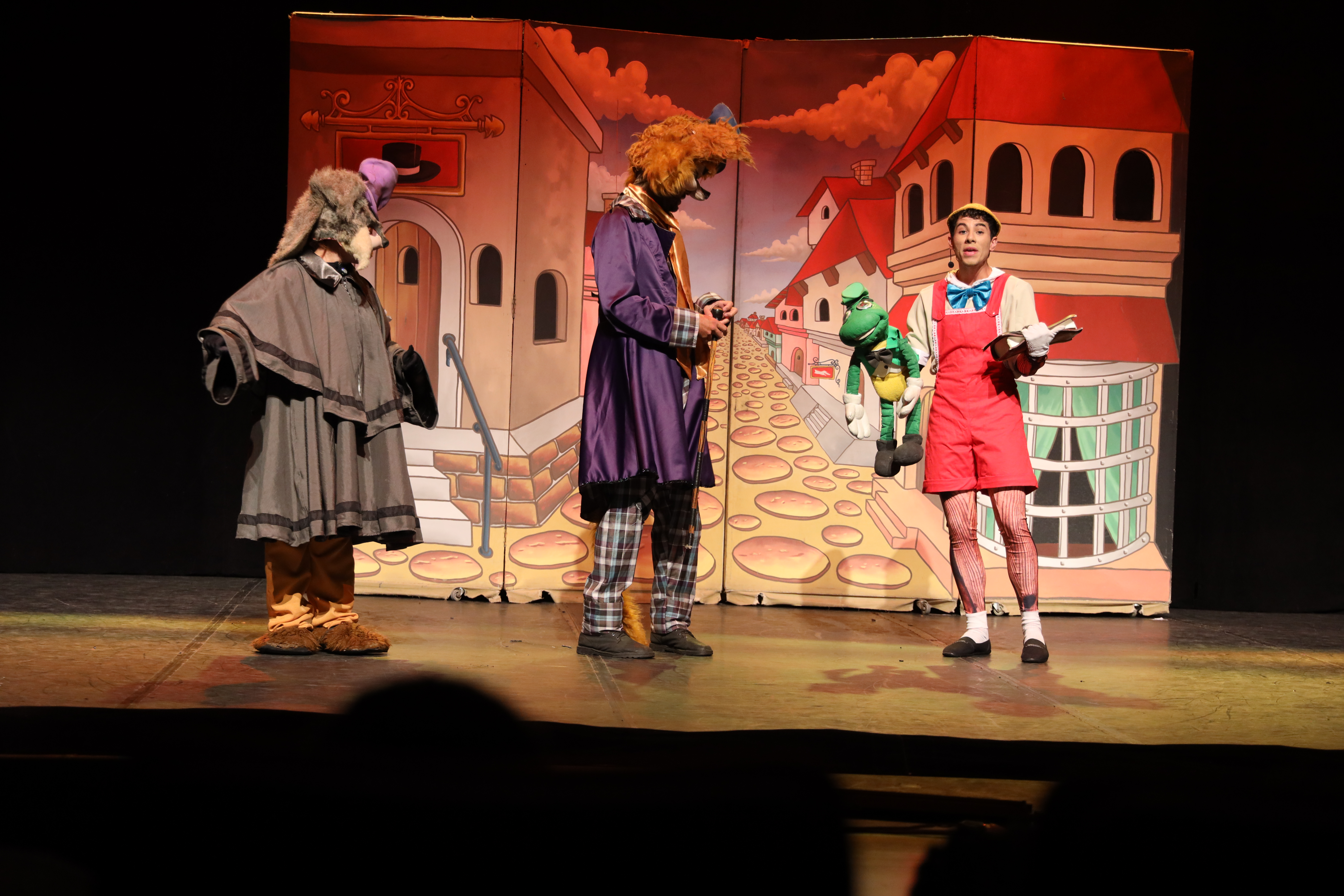 Projeto “Hoje é Dia de Teatro” leva cultura e encantamento aos alunos da rede municipal