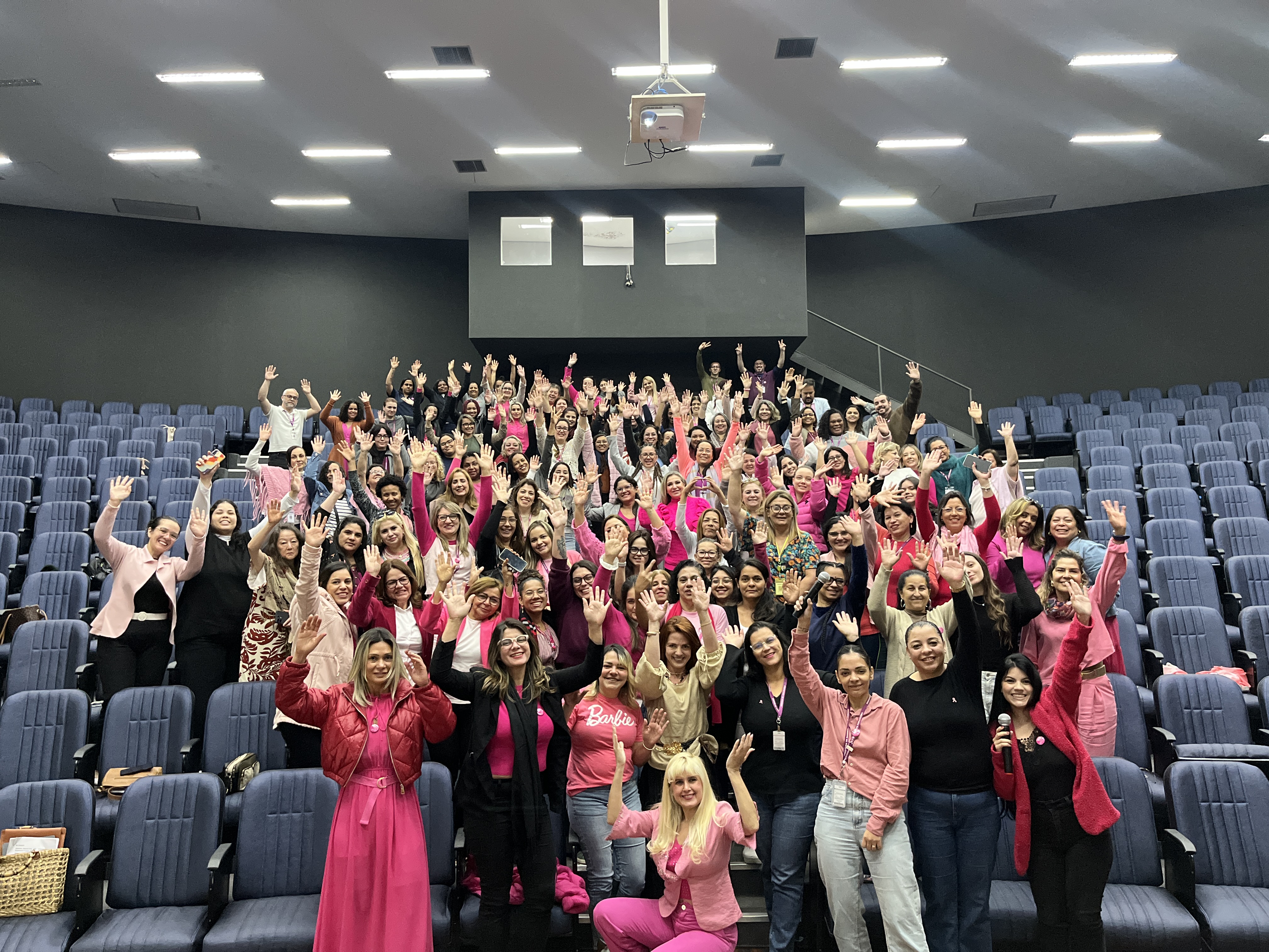 Educação de Barueri promove encontro emocionante sobre saúde da mulher durante o Outubro Rosa