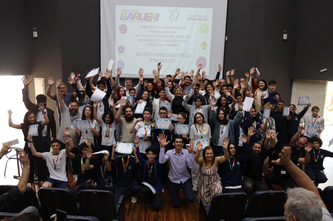 Em cerimônia emocionante, Barueri homenageia seus alunos medalhistas da OBMEP
