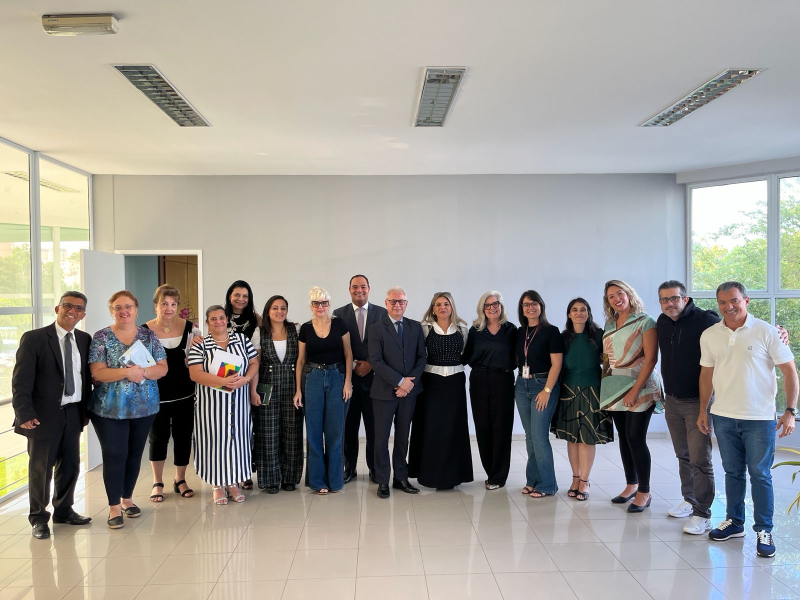 Representantes da Fundação Carlos Chagas visitam a Secretaria de Educação de Barueri