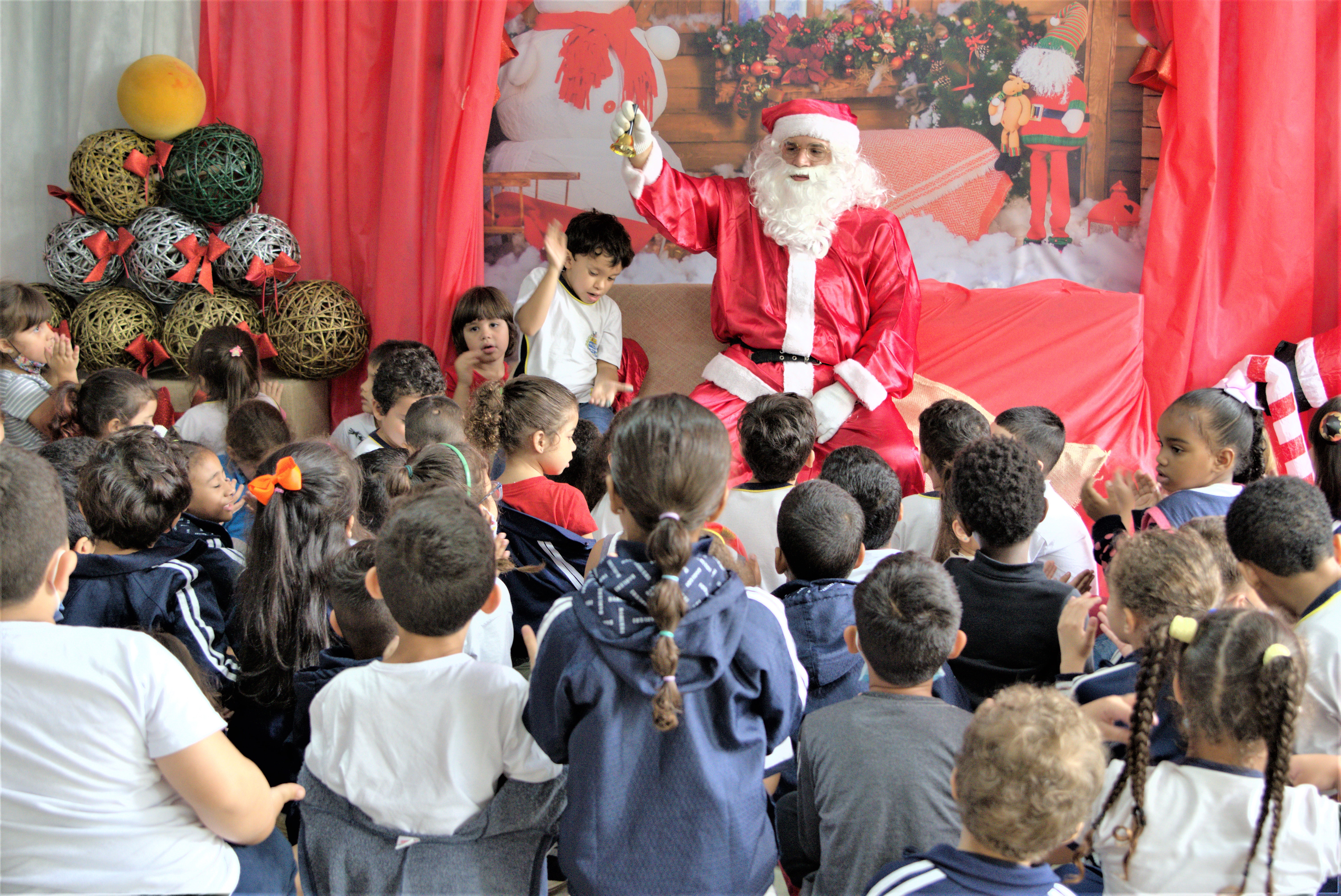 20 mil crianças da rede de ensino recebem brinquedos de Natal da Prefeitura
