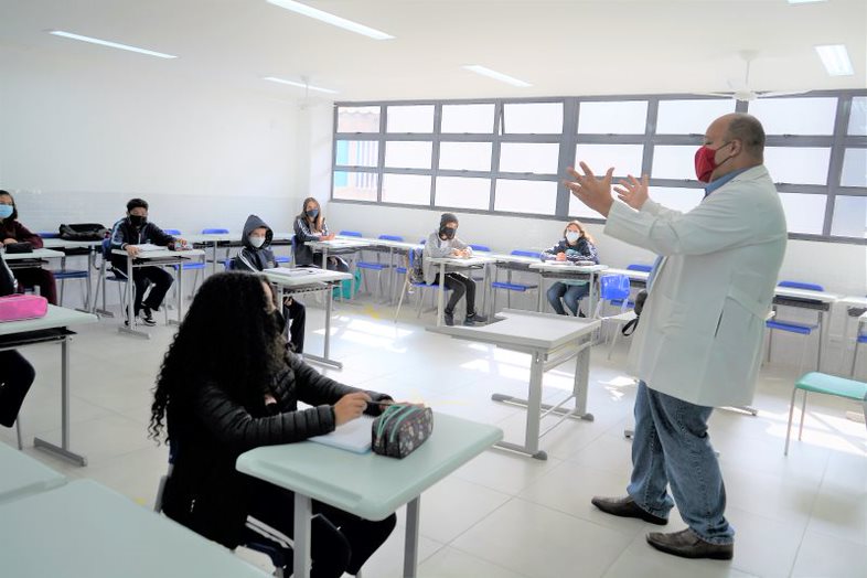 15 de outubro: reconhecimento a todos os professores da rede de ensino de Barueri