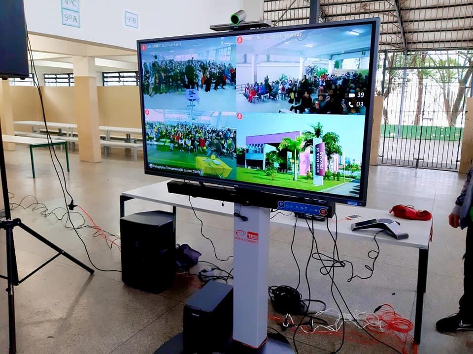 Com medida de isolamento, Secretaria de Educação realiza videoconferências